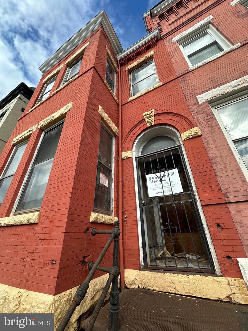 319 ELM ST NW, WASHINGTON, District Of Columbia 20001, 3 Bedrooms Bedrooms, ,1 BathroomBathrooms,Residential,For sale,319 ELM ST NW,DCDC2232456 MLS # DCDC2232456 319 ELM ST NW, WASHINGTON, District Of Columbia 20001, 3 Bedrooms Bedrooms, ,1 BathroomBathrooms,Residential,For sale,319 ELM ST NW,DCDC2232456 MLS # DCDC2232456