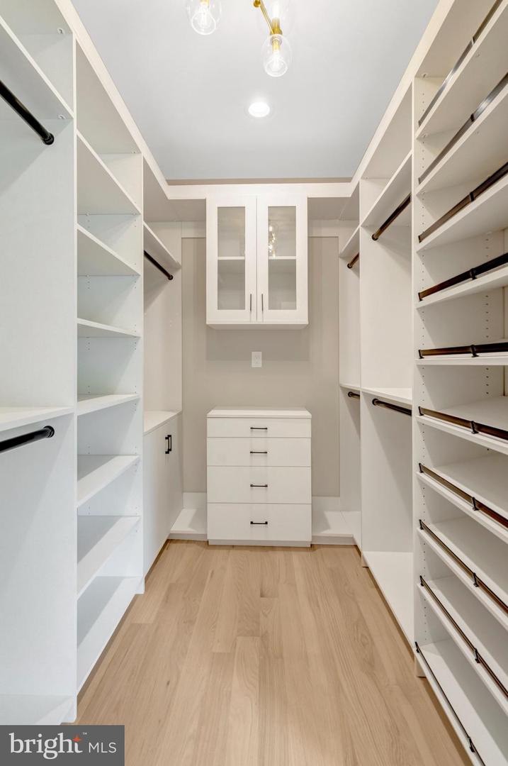 7400 CHURCHILL RD, MCLEAN, Virginia 22101, 6 Bedrooms Bedrooms, ,6 BathroomsBathrooms,Residential,For sale,7400 CHURCHILL RD,VAFX2279808 MLS # VAFX2279808 7400 CHURCHILL RD, MCLEAN, Virginia 22101, 6 Bedrooms Bedrooms, ,6 BathroomsBathrooms,Residential,For sale,7400 CHURCHILL RD,VAFX2279808 MLS # VAFX2279808