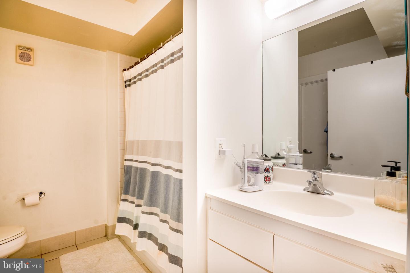 1000 NEW JERSEY AVE SE #216, WASHINGTON, District Of Columbia 20003, 1 Bedroom Bedrooms, ,1 BathroomBathrooms,Residential,For sale,1000 NEW JERSEY AVE SE #216,DCDC2232484 MLS # DCDC2232484