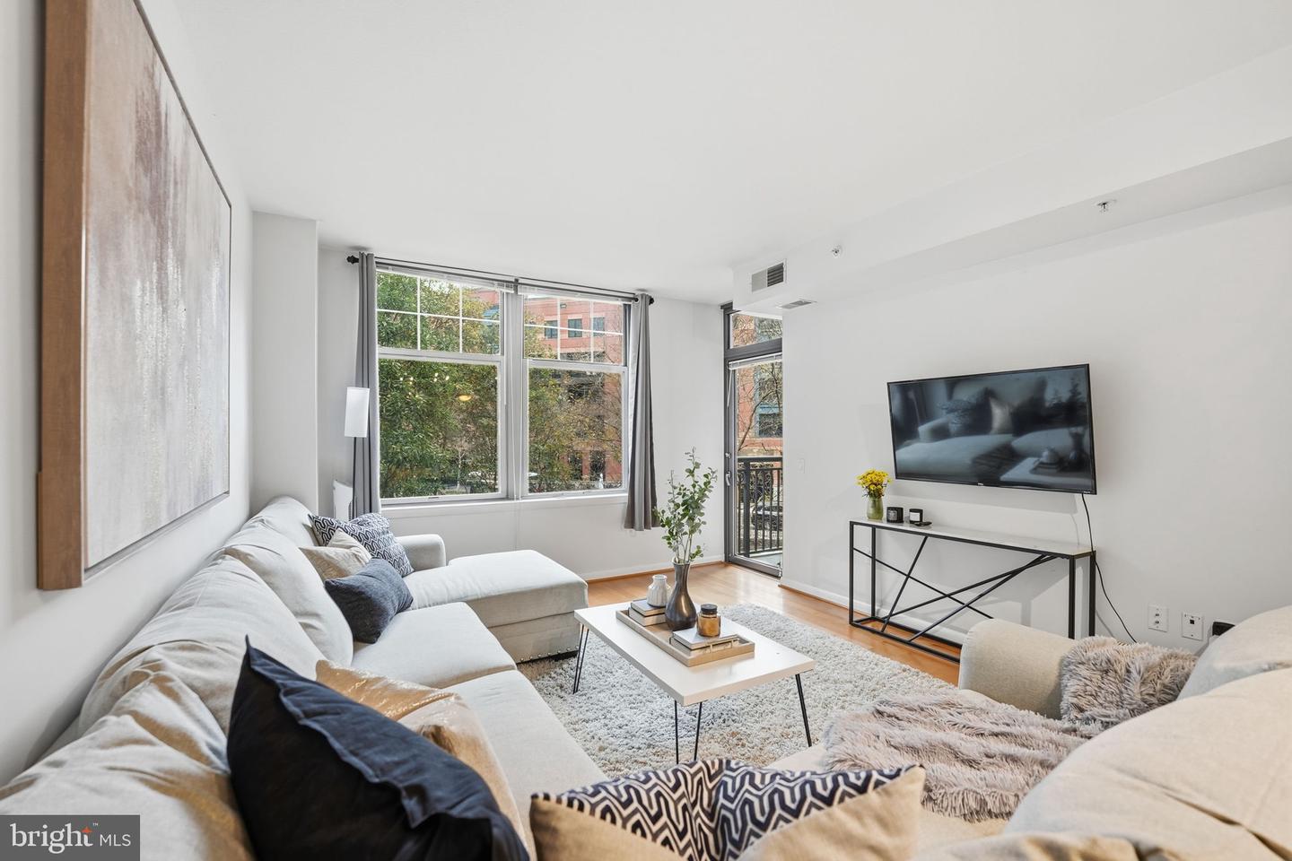 1021 N GARFIELD ST #233, ARLINGTON, Virginia 22201, 1 Bedroom Bedrooms, ,1 BathroomBathrooms,Residential,For sale,1021 N GARFIELD ST #233,VAAR2066274 MLS # VAAR2066274 1021 N GARFIELD ST #233, ARLINGTON, Virginia 22201, 1 Bedroom Bedrooms, ,1 BathroomBathrooms,Residential,For sale,1021 N GARFIELD ST #233,VAAR2066274 MLS # VAAR2066274