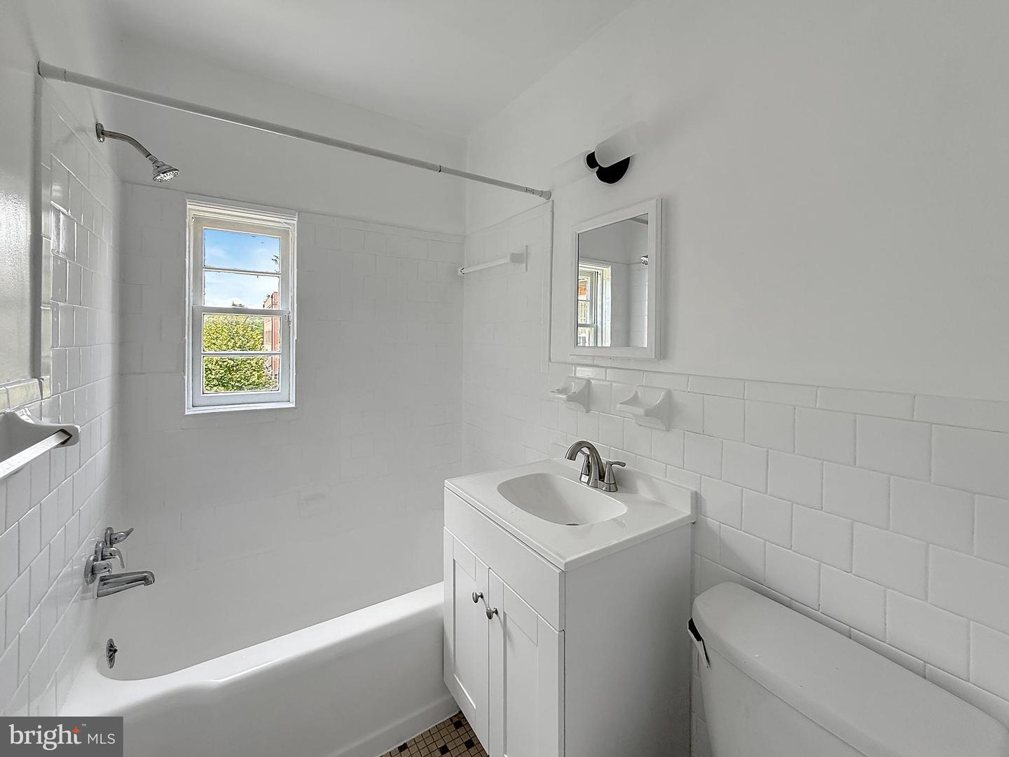 2103 FORT DAVIS ST SE #A, WASHINGTON, District Of Columbia 20020, 2 Bedrooms Bedrooms, ,1 BathroomBathrooms,Residential,For sale,2103 FORT DAVIS ST SE #A,DCDC2232522 MLS # DCDC2232522