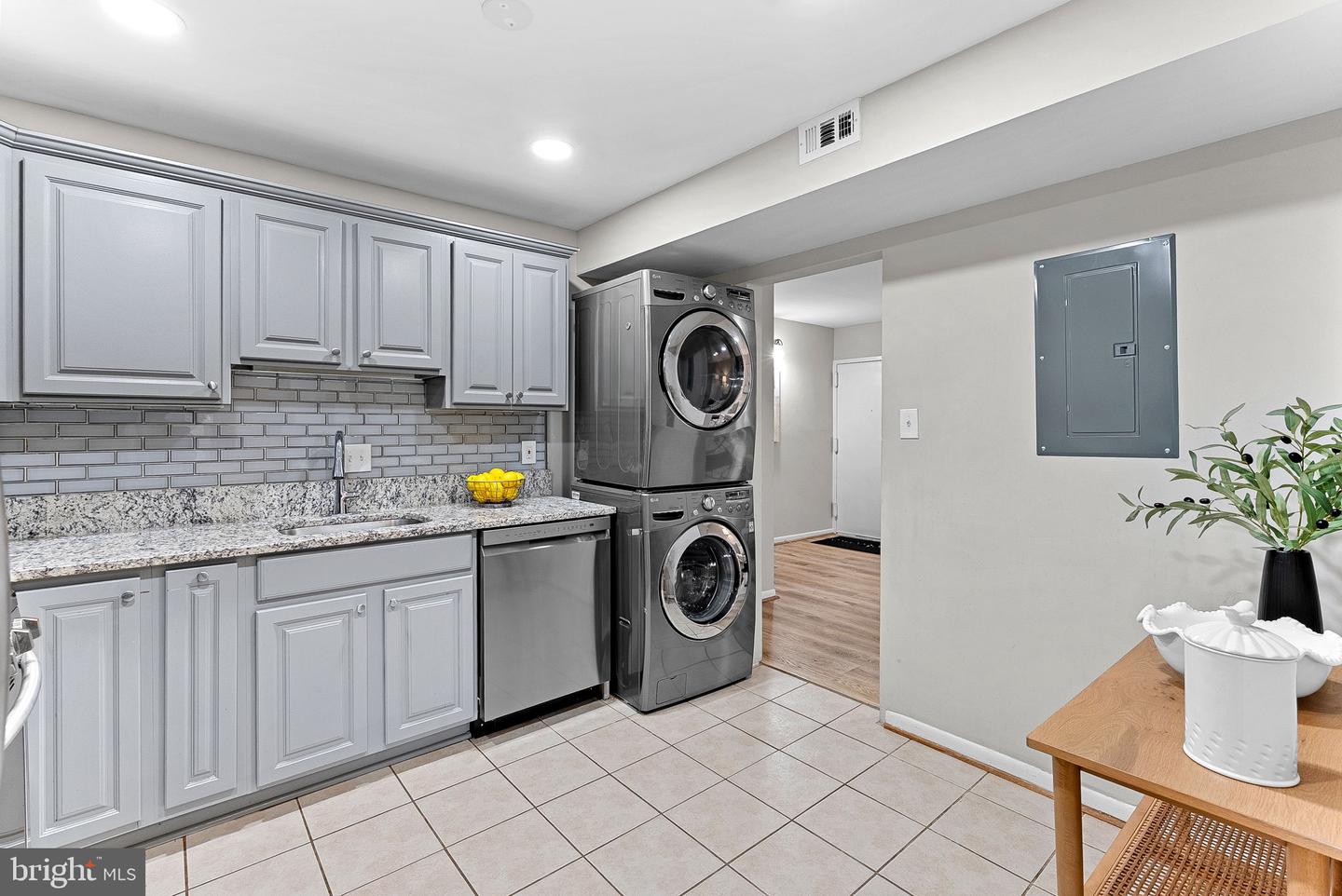 11808 BRETON CT #12C, RESTON, Virginia 20191, 2 Bedrooms Bedrooms, 4 Rooms Rooms,1 BathroomBathrooms,Residential,For sale,11808 BRETON CT #12C,VAFX2279866 MLS # VAFX2279866 11808 BRETON CT #12C, RESTON, Virginia 20191, 2 Bedrooms Bedrooms, 4 Rooms Rooms,1 BathroomBathrooms,Residential,For sale,11808 BRETON CT #12C,VAFX2279866 MLS # VAFX2279866