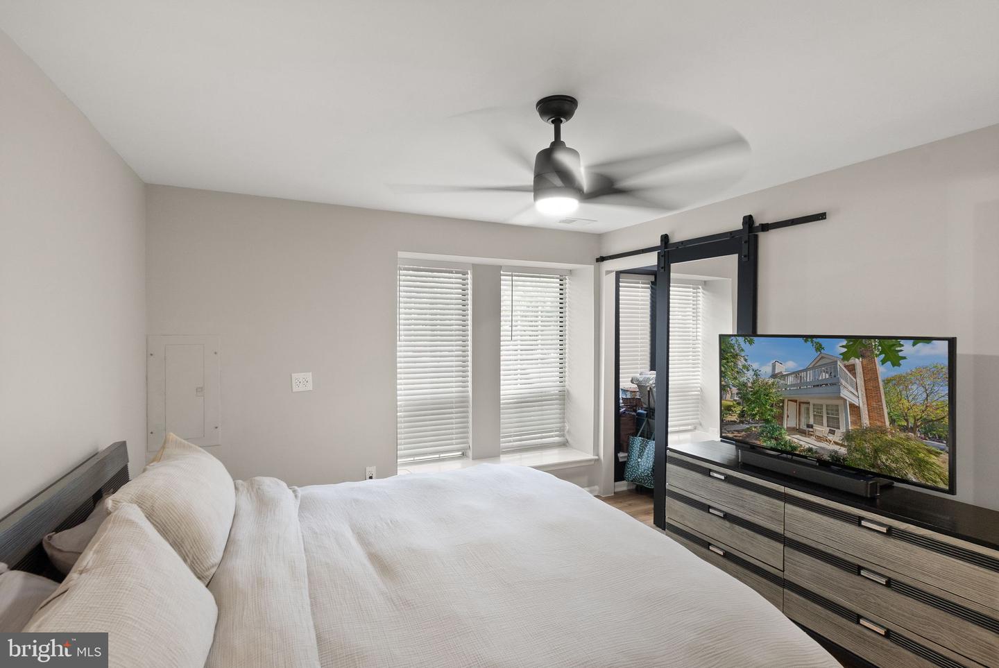 2592-G S ARLINGTON MILL DR #7, ARLINGTON, Virginia 22206, 1 Bedroom Bedrooms, ,1 BathroomBathrooms,Residential,For sale,2592-G S ARLINGTON MILL DR #7,VAAR2066284 MLS # VAAR2066284