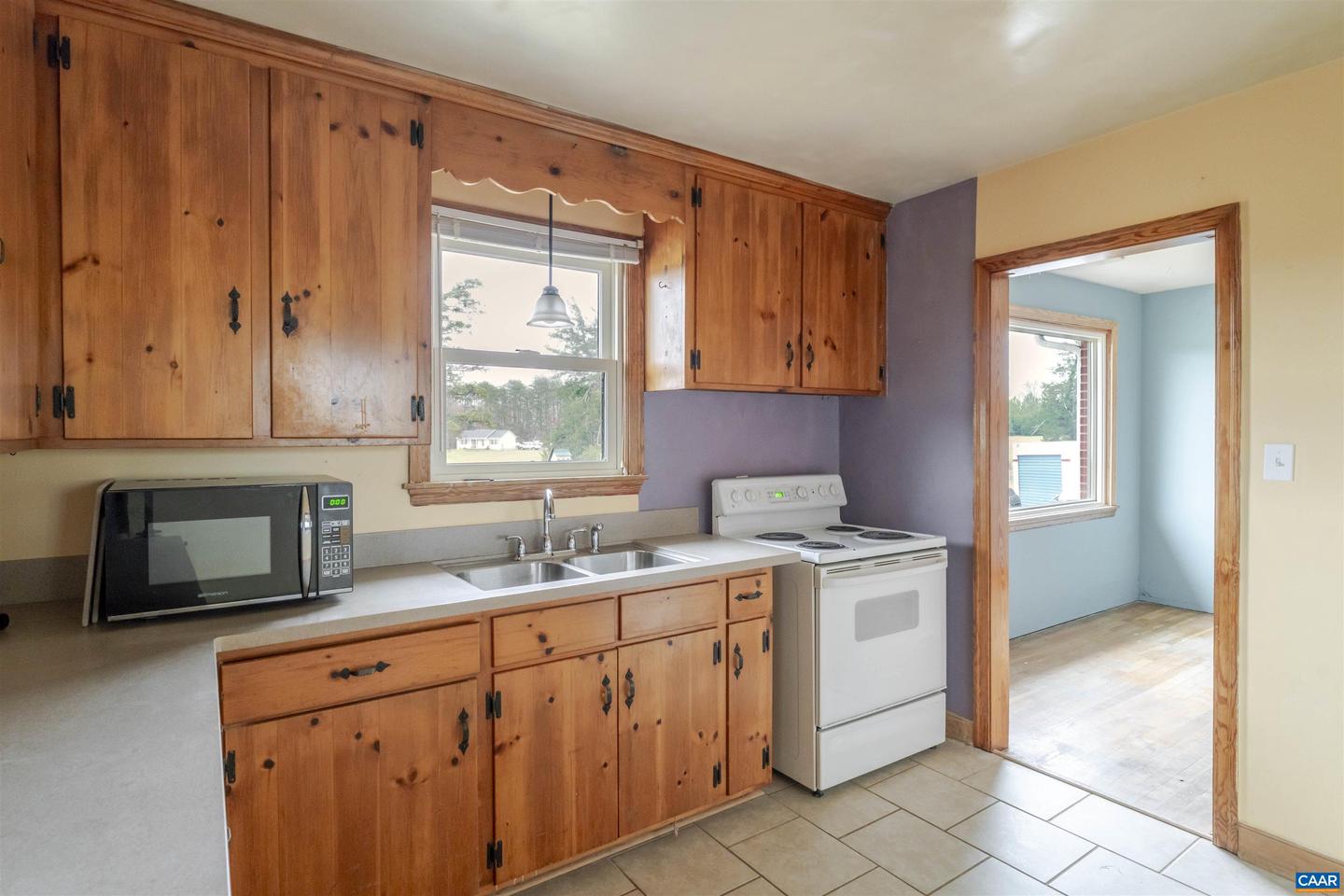 3404 THOMAS JEFFERSON PKWY, PALMYRA, Virginia 22963, 3 Bedrooms Bedrooms, ,2 BathroomsBathrooms,Residential,For sale,3404 THOMAS JEFFERSON PKWY,671301 MLS # 671301 3404 THOMAS JEFFERSON PKWY, PALMYRA, Virginia 22963, 3 Bedrooms Bedrooms, ,2 BathroomsBathrooms,Residential,For sale,3404 THOMAS JEFFERSON PKWY,671301 MLS # 671301