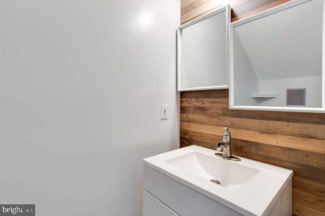 44231 LITCHFIELD TER, ASHBURN, Virginia 20147, 3 Bedrooms Bedrooms, ,2 BathroomsBathrooms,Residential,For sale,44231 LITCHFIELD TER,VALO2111440 MLS # VALO2111440