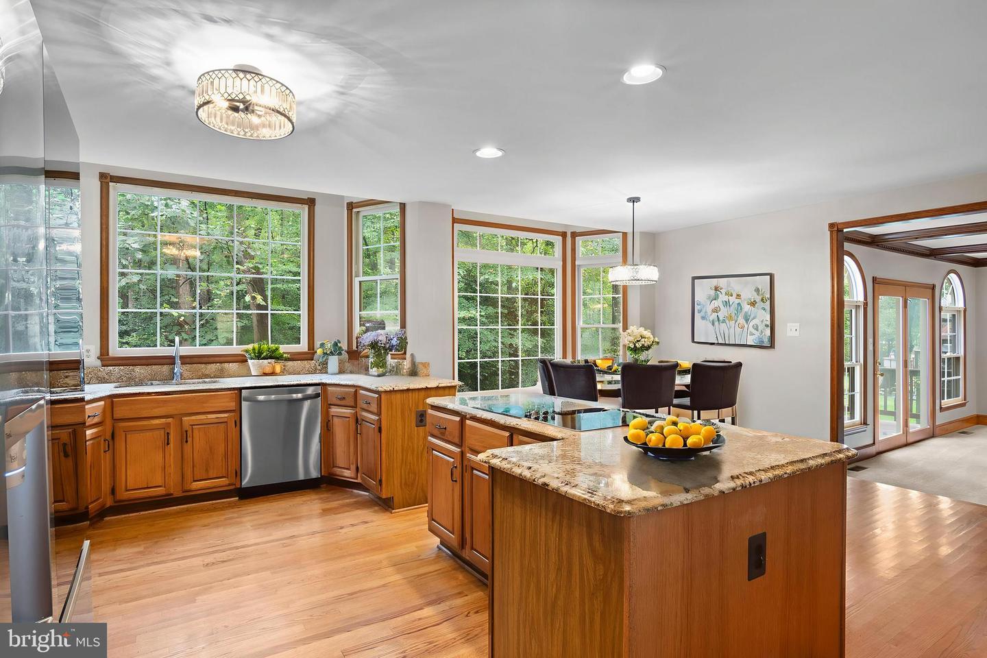 10201 LEATHERLEAF CT, MANASSAS, Virginia 20111, 5 Bedrooms Bedrooms, ,5 BathroomsBathrooms,Residential,For sale,10201 LEATHERLEAF CT,VAPW2108092 MLS # VAPW2108092