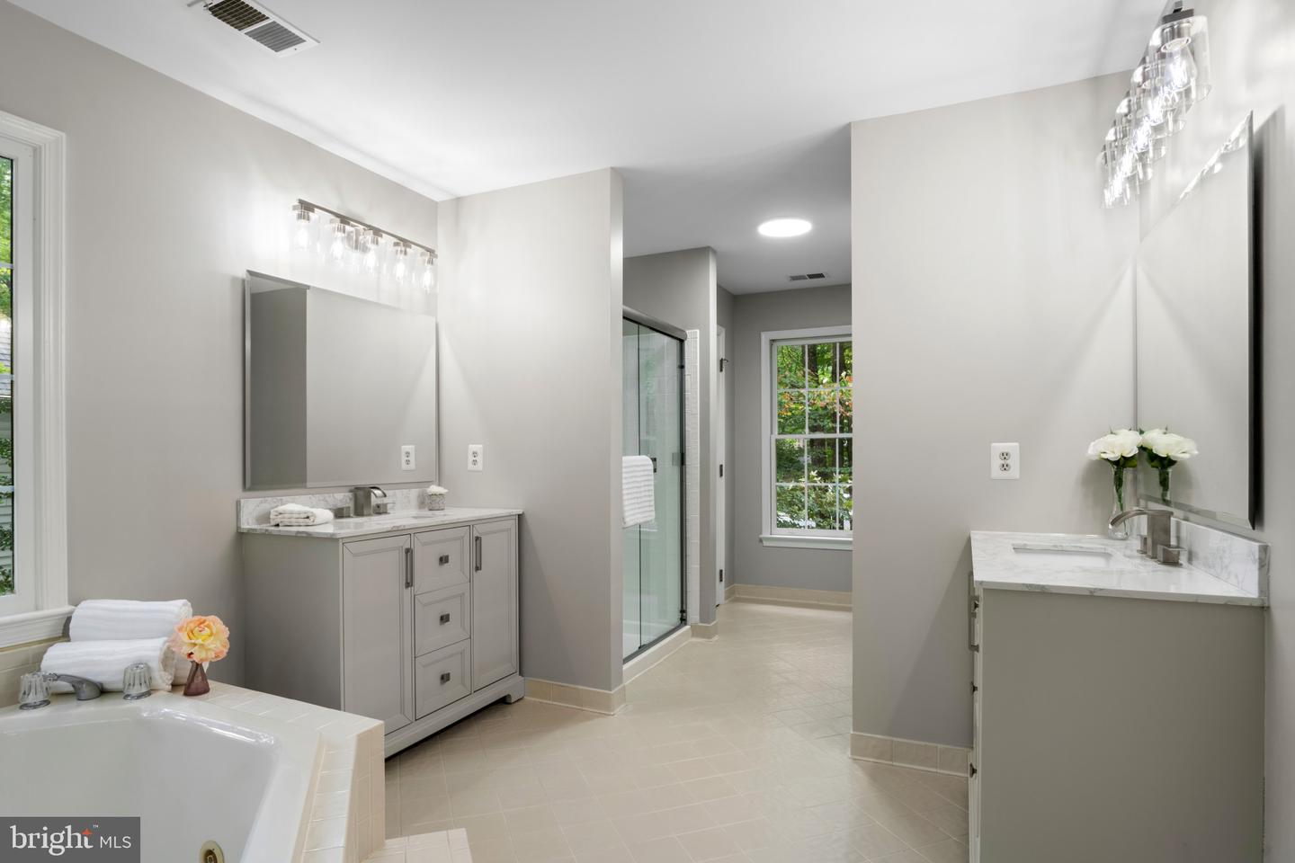 10201 LEATHERLEAF CT, MANASSAS, Virginia 20111, 5 Bedrooms Bedrooms, ,5 BathroomsBathrooms,Residential,For sale,10201 LEATHERLEAF CT,VAPW2108092 MLS # VAPW2108092