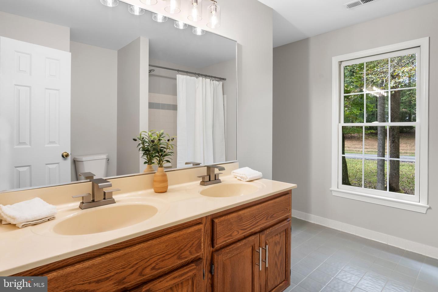 10201 LEATHERLEAF CT, MANASSAS, Virginia 20111, 5 Bedrooms Bedrooms, ,5 BathroomsBathrooms,Residential,For sale,10201 LEATHERLEAF CT,VAPW2108092 MLS # VAPW2108092