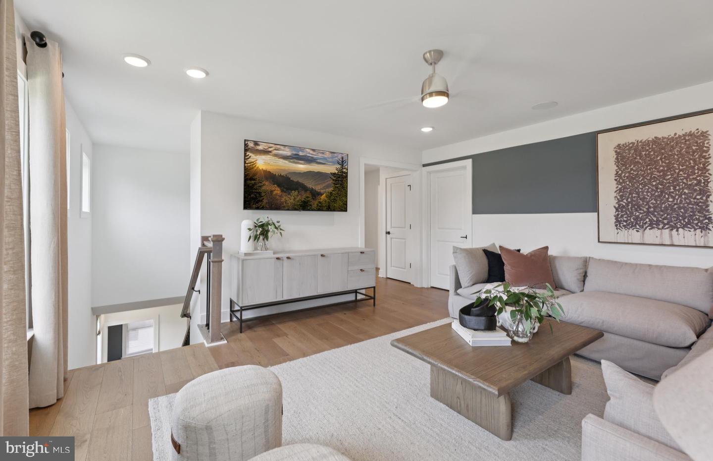 6052 SUNSTONE LN, HAYMARKET, Virginia 20169, 3 Bedrooms Bedrooms, ,2 BathroomsBathrooms,Residential,For sale,6052 SUNSTONE LN,VAPW2108098 MLS # VAPW2108098