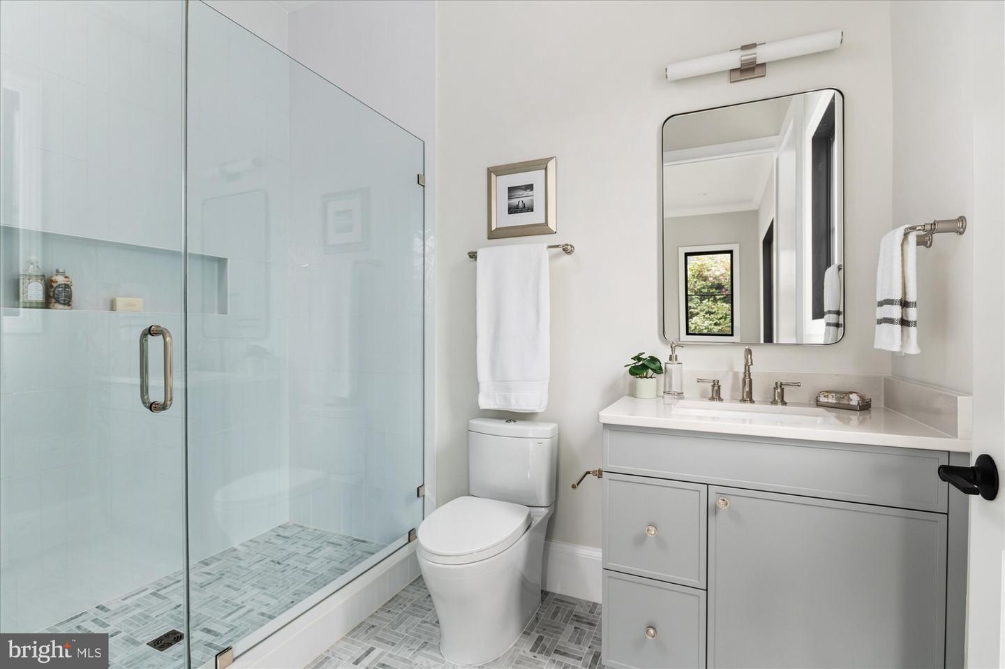 5908 CALLA DR, MCLEAN, Virginia 22101, 6 Bedrooms Bedrooms, ,6 BathroomsBathrooms,Residential,For sale,5908 CALLA DR,VAFX2237522 MLS # VAFX2237522