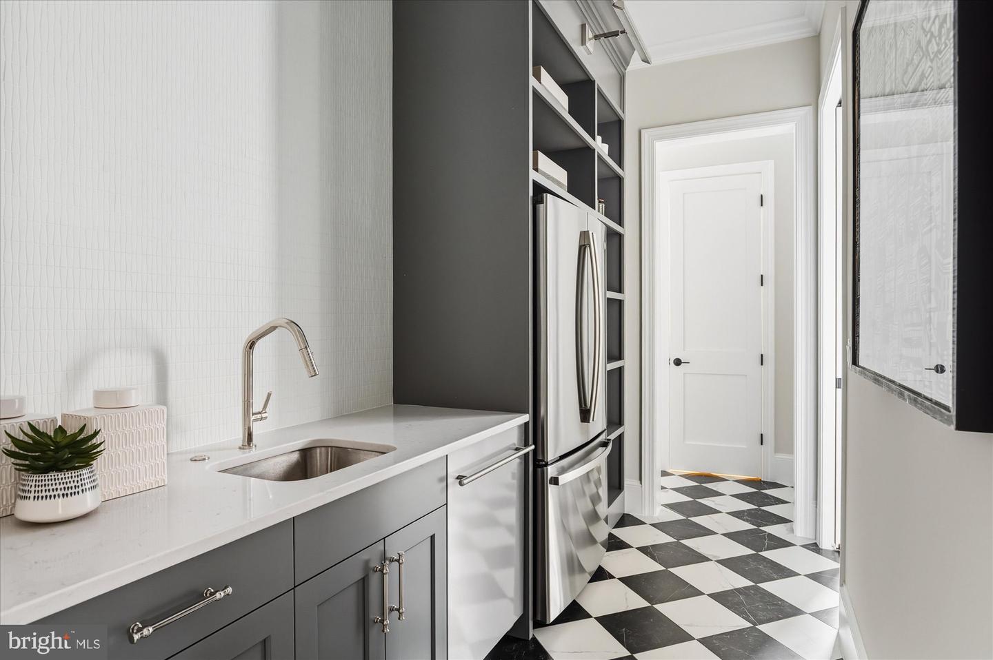 5908 CALLA DR, MCLEAN, Virginia 22101, 6 Bedrooms Bedrooms, ,6 BathroomsBathrooms,Residential,For sale,5908 CALLA DR,VAFX2237522 MLS # VAFX2237522