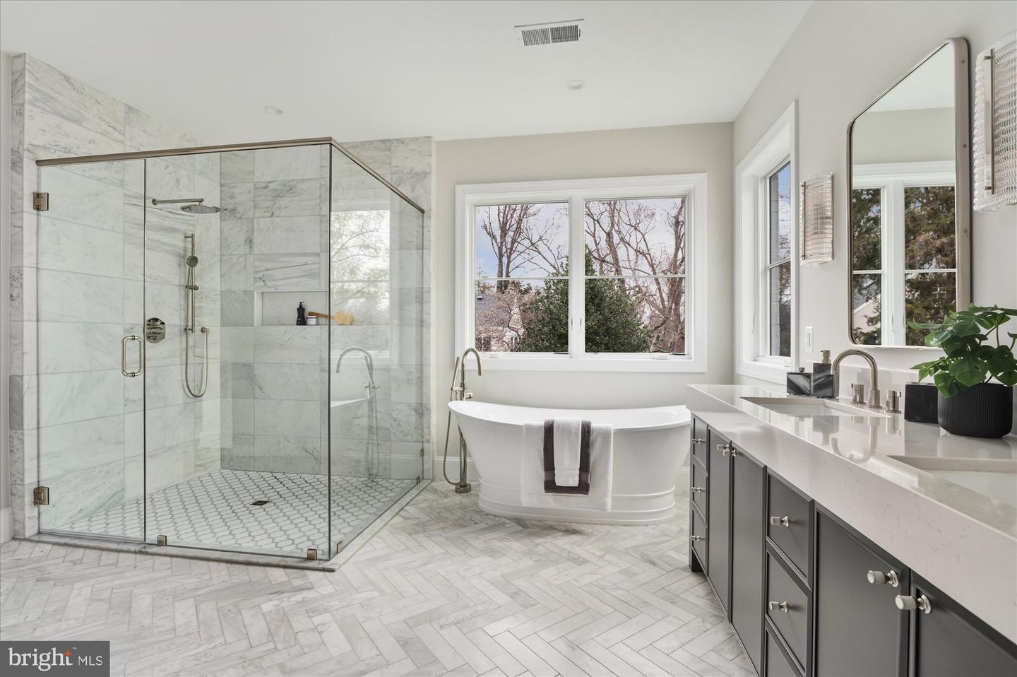 5908 CALLA DR, MCLEAN, Virginia 22101, 6 Bedrooms Bedrooms, ,6 BathroomsBathrooms,Residential,For sale,5908 CALLA DR,VAFX2237522 MLS # VAFX2237522