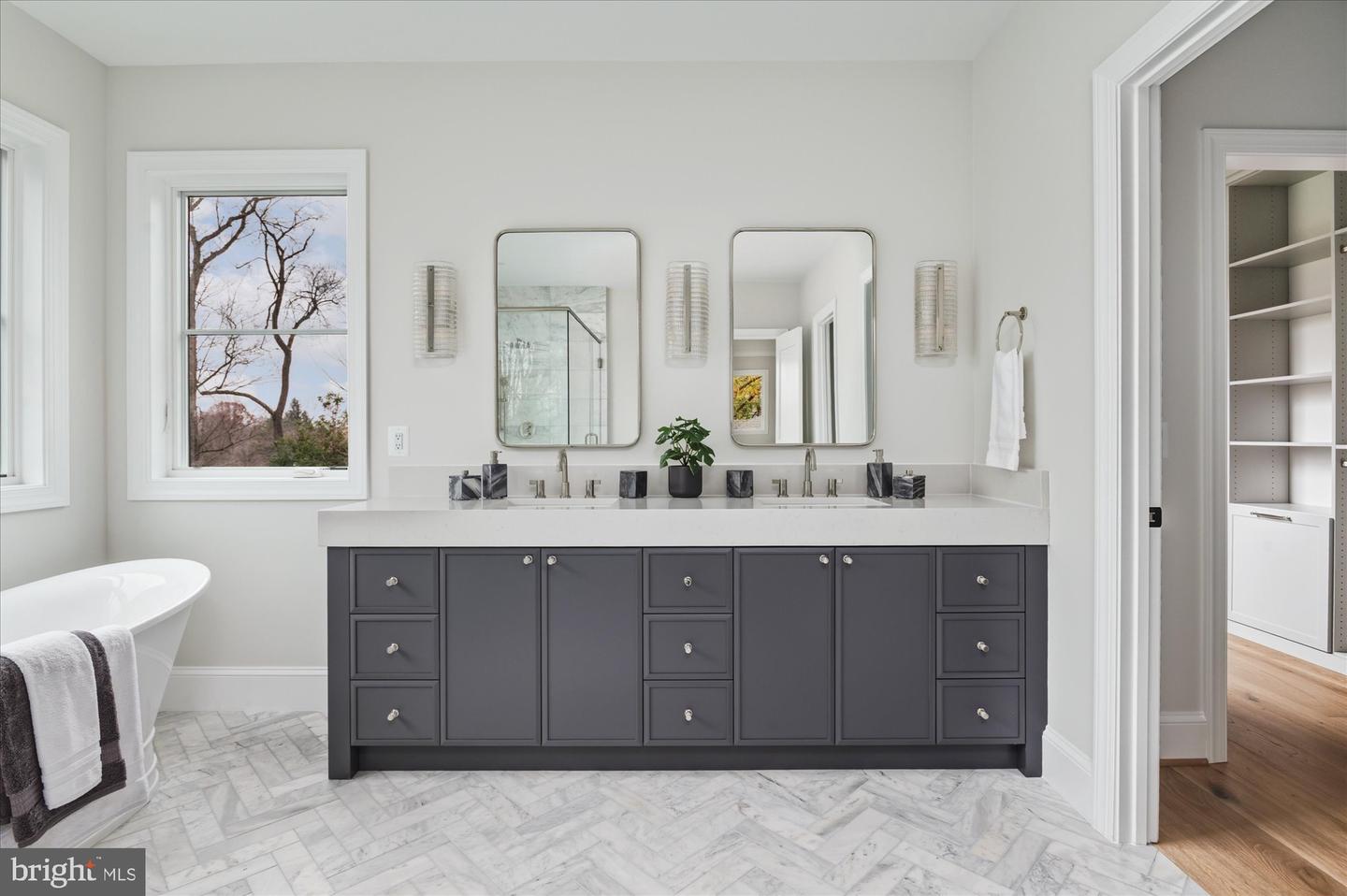 5908 CALLA DR, MCLEAN, Virginia 22101, 6 Bedrooms Bedrooms, ,6 BathroomsBathrooms,Residential,For sale,5908 CALLA DR,VAFX2237522 MLS # VAFX2237522