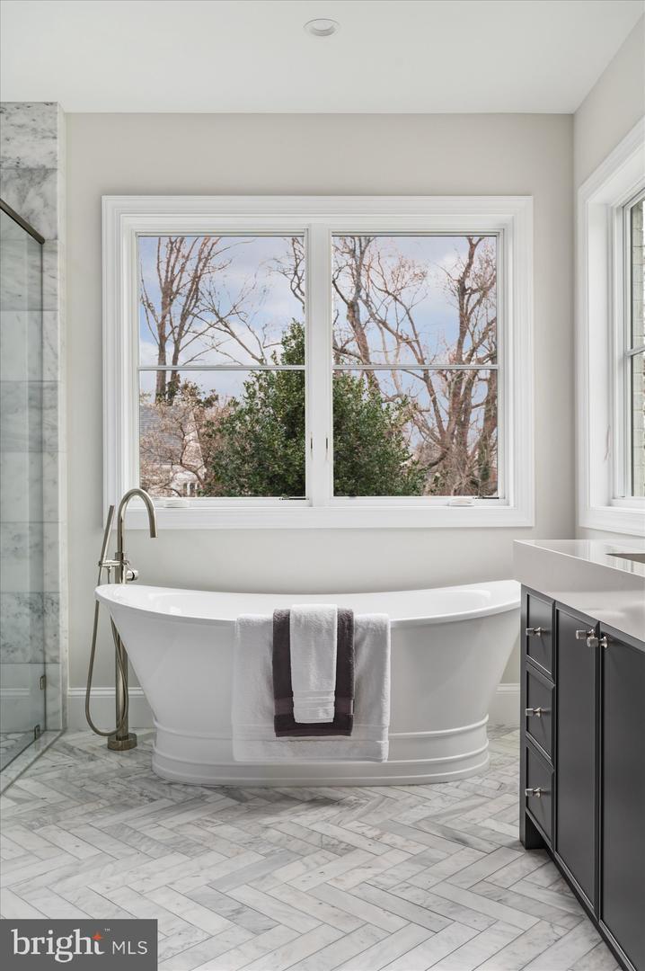 5908 CALLA DR, MCLEAN, Virginia 22101, 6 Bedrooms Bedrooms, ,6 BathroomsBathrooms,Residential,For sale,5908 CALLA DR,VAFX2237522 MLS # VAFX2237522