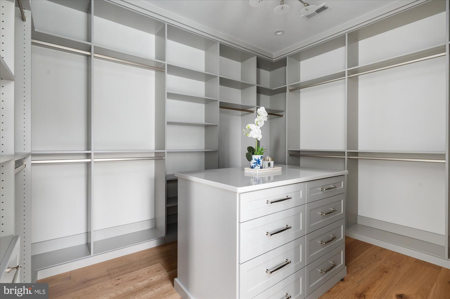 5908 CALLA DR, MCLEAN, Virginia 22101, 6 Bedrooms Bedrooms, ,6 BathroomsBathrooms,Residential,For sale,5908 CALLA DR,VAFX2237522 MLS # VAFX2237522