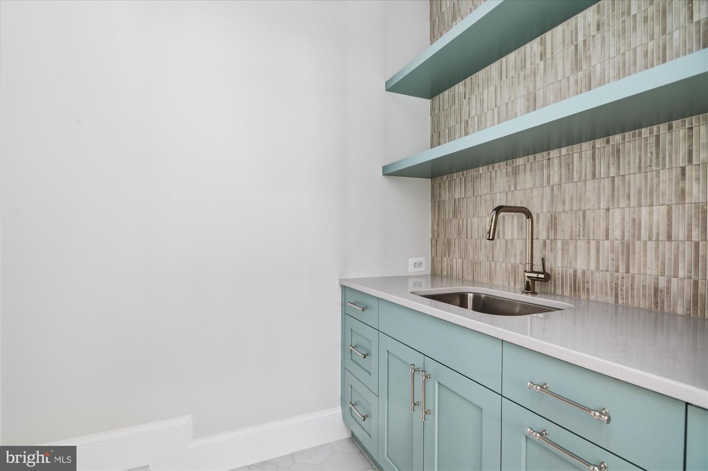 5908 CALLA DR, MCLEAN, Virginia 22101, 6 Bedrooms Bedrooms, ,6 BathroomsBathrooms,Residential,For sale,5908 CALLA DR,VAFX2237522 MLS # VAFX2237522