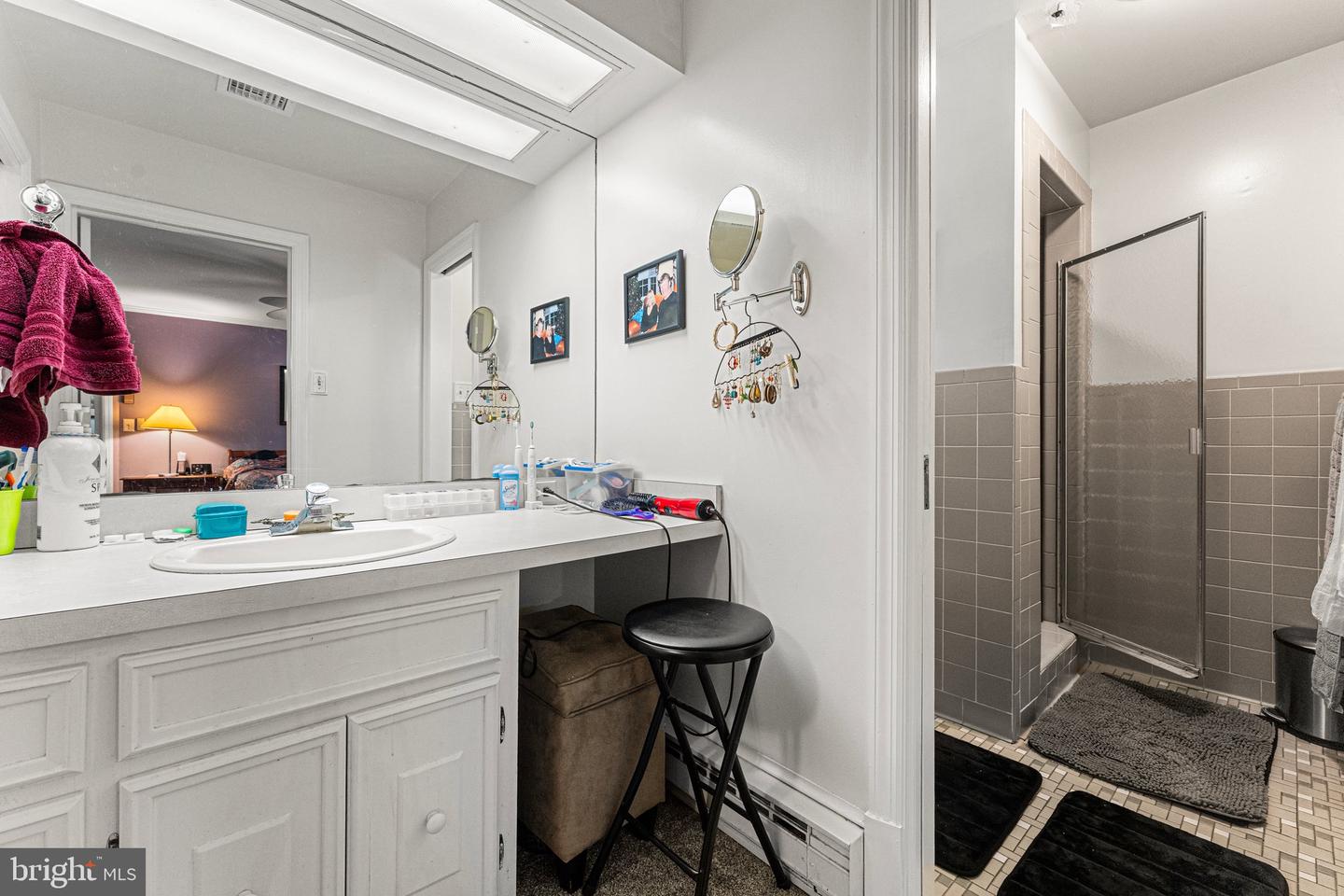 77 KENT COVE RD, KILMARNOCK, Virginia 22482, 3 Bedrooms Bedrooms, 7 Rooms Rooms,3 BathroomsBathrooms,Residential,For sale,77 KENT COVE RD,VANV2001666 MLS # VANV2001666