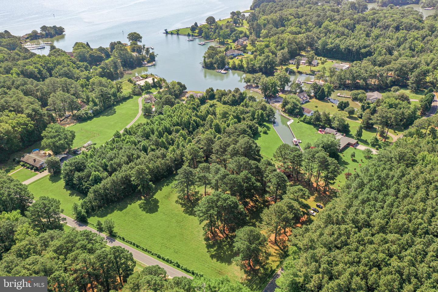 77 KENT COVE RD, KILMARNOCK, Virginia 22482, 3 Bedrooms Bedrooms, 7 Rooms Rooms,3 BathroomsBathrooms,Residential,For sale,77 KENT COVE RD,VANV2001666 MLS # VANV2001666