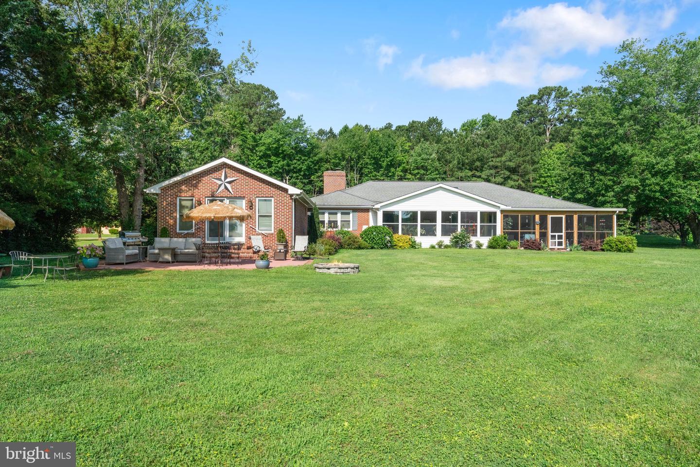 77 KENT COVE RD, KILMARNOCK, Virginia 22482, 3 Bedrooms Bedrooms, 7 Rooms Rooms,3 BathroomsBathrooms,Residential,For sale,77 KENT COVE RD,VANV2001666 MLS # VANV2001666