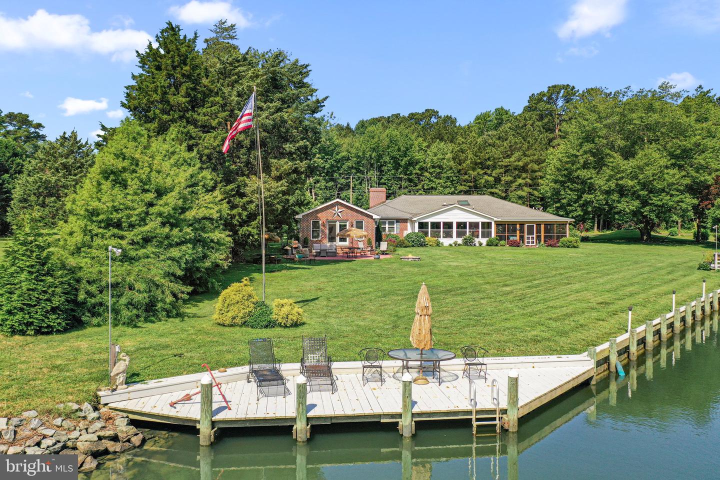 77 KENT COVE RD, KILMARNOCK, Virginia 22482, 3 Bedrooms Bedrooms, 7 Rooms Rooms,3 BathroomsBathrooms,Residential,For sale,77 KENT COVE RD,VANV2001666 MLS # VANV2001666