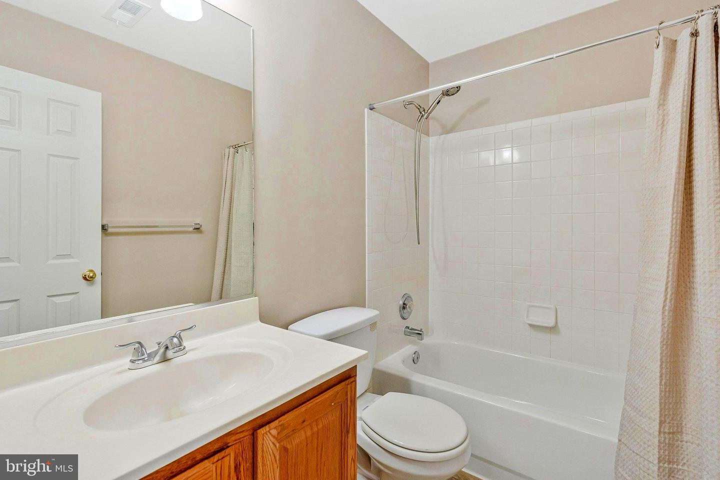 2546 JAMES MAURY DR, HERNDON, Virginia 20171, 3 Bedrooms Bedrooms, ,3 BathroomsBathrooms,Residential,For sale,2546 JAMES MAURY DR,VAFX2263306 MLS # VAFX2263306