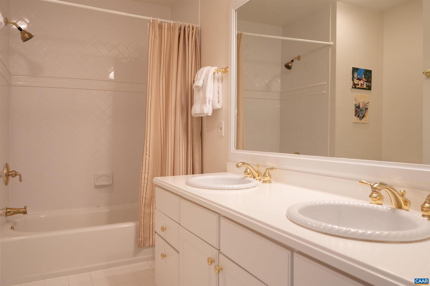 3605 TURNBRIDGE LN, KESWICK, Virginia 22947, 4 Bedrooms Bedrooms, ,3 BathroomsBathrooms,Residential,For sale,3605 TURNBRIDGE LN,668491 MLS # 668491 3605 TURNBRIDGE LN, KESWICK, Virginia 22947, 4 Bedrooms Bedrooms, ,3 BathroomsBathrooms,Residential,For sale,3605 TURNBRIDGE LN,668491 MLS # 668491