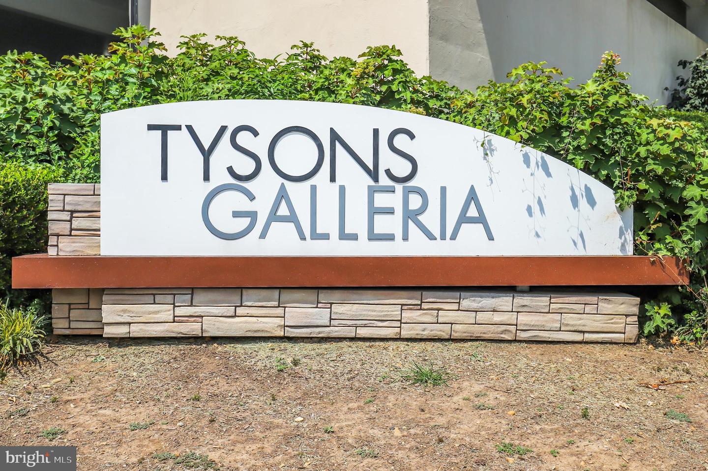 2169 WESTGLEN CT, VIENNA, Virginia 22182, 6 Bedrooms Bedrooms, ,5 BathroomsBathrooms,Residential,For sale,2169 WESTGLEN CT,VAFX2267874 MLS # VAFX2267874