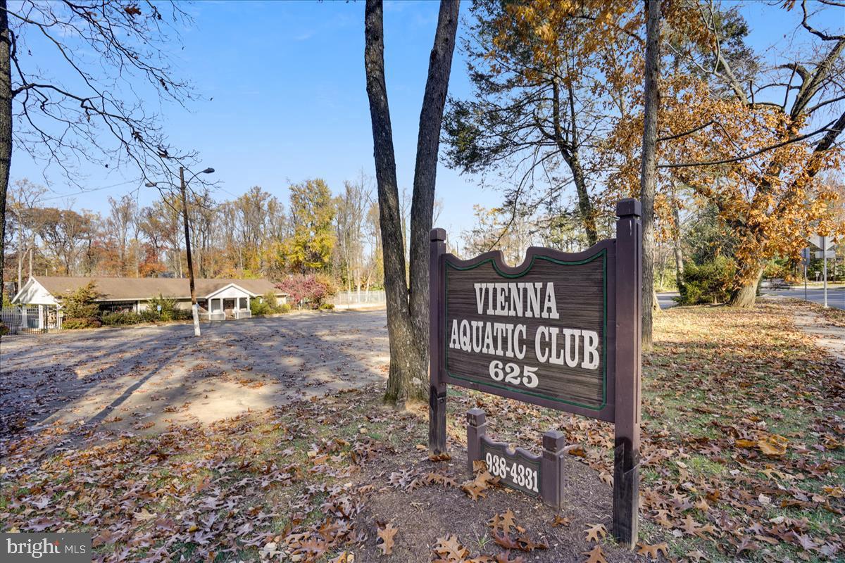 2169 WESTGLEN CT, VIENNA, Virginia 22182, 6 Bedrooms Bedrooms, ,5 BathroomsBathrooms,Residential,For sale,2169 WESTGLEN CT,VAFX2267874 MLS # VAFX2267874