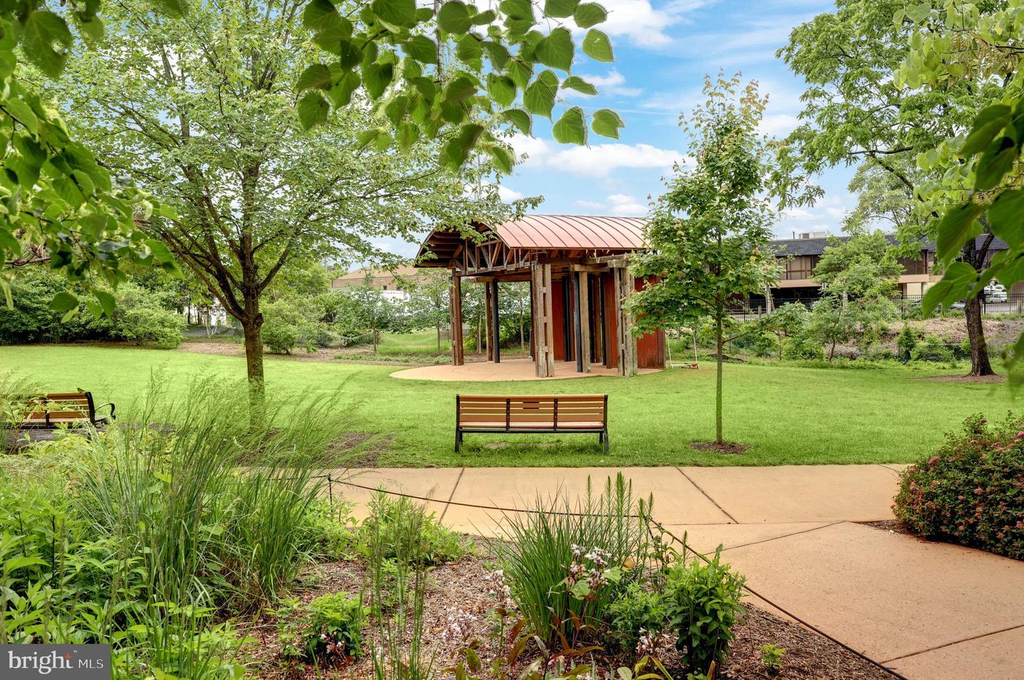 2169 WESTGLEN CT, VIENNA, Virginia 22182, 6 Bedrooms Bedrooms, ,5 BathroomsBathrooms,Residential,For sale,2169 WESTGLEN CT,VAFX2267874 MLS # VAFX2267874