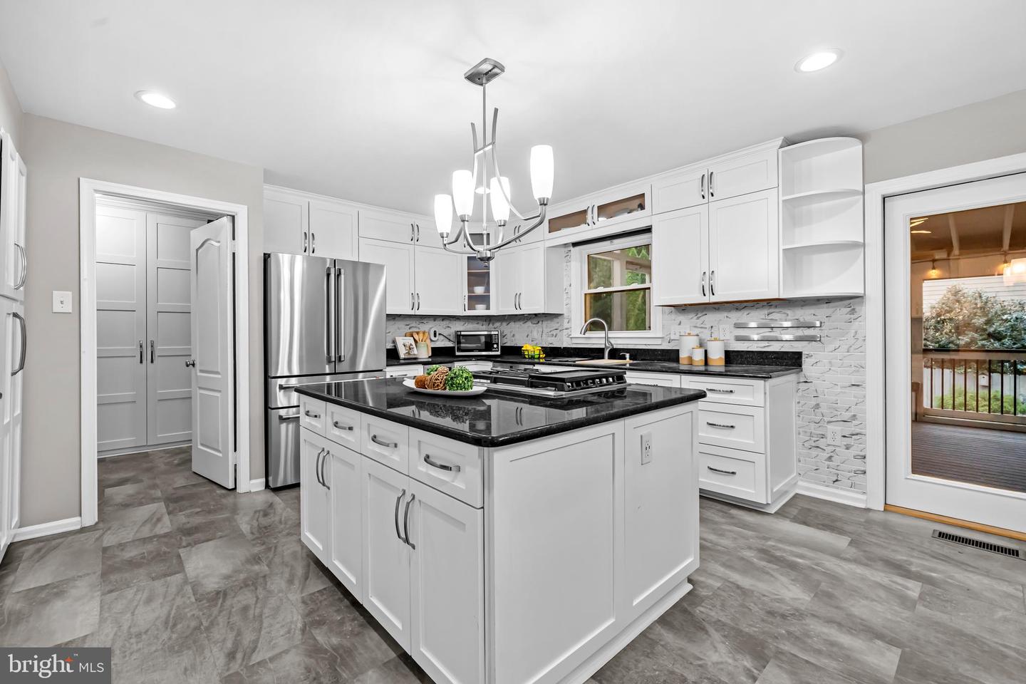 2169 WESTGLEN CT, VIENNA, Virginia 22182, 6 Bedrooms Bedrooms, ,5 BathroomsBathrooms,Residential,For sale,2169 WESTGLEN CT,VAFX2267874 MLS # VAFX2267874