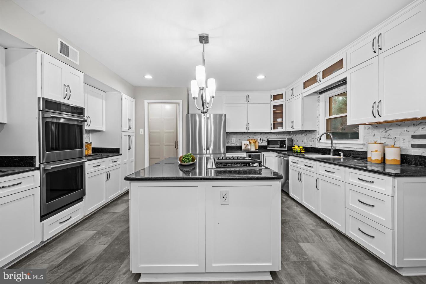 2169 WESTGLEN CT, VIENNA, Virginia 22182, 6 Bedrooms Bedrooms, ,5 BathroomsBathrooms,Residential,For sale,2169 WESTGLEN CT,VAFX2267874 MLS # VAFX2267874