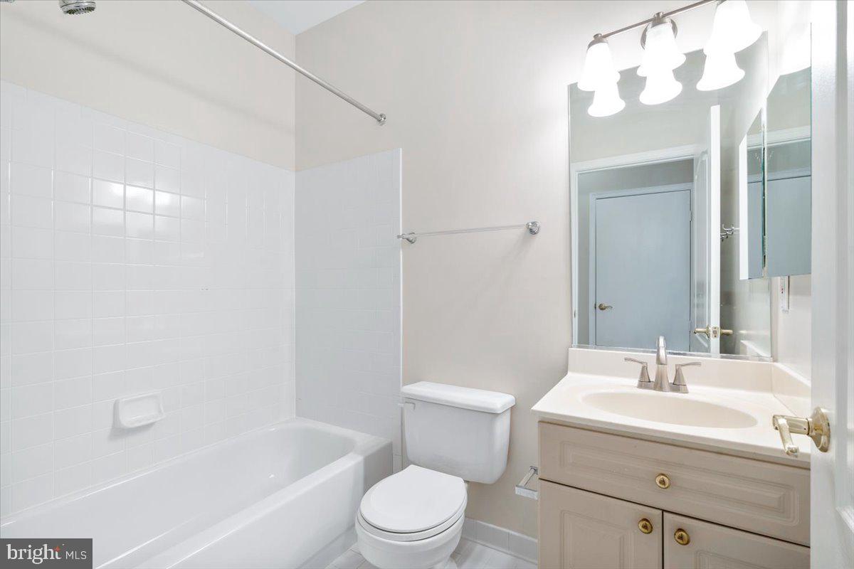 7708-B HAYNES POINT WAY #9B, ALEXANDRIA, Virginia 22315, 2 Bedrooms Bedrooms, ,2 BathroomsBathrooms,Residential,For sale,7708-B HAYNES POINT WAY #9B,VAFX2273340 MLS # VAFX2273340