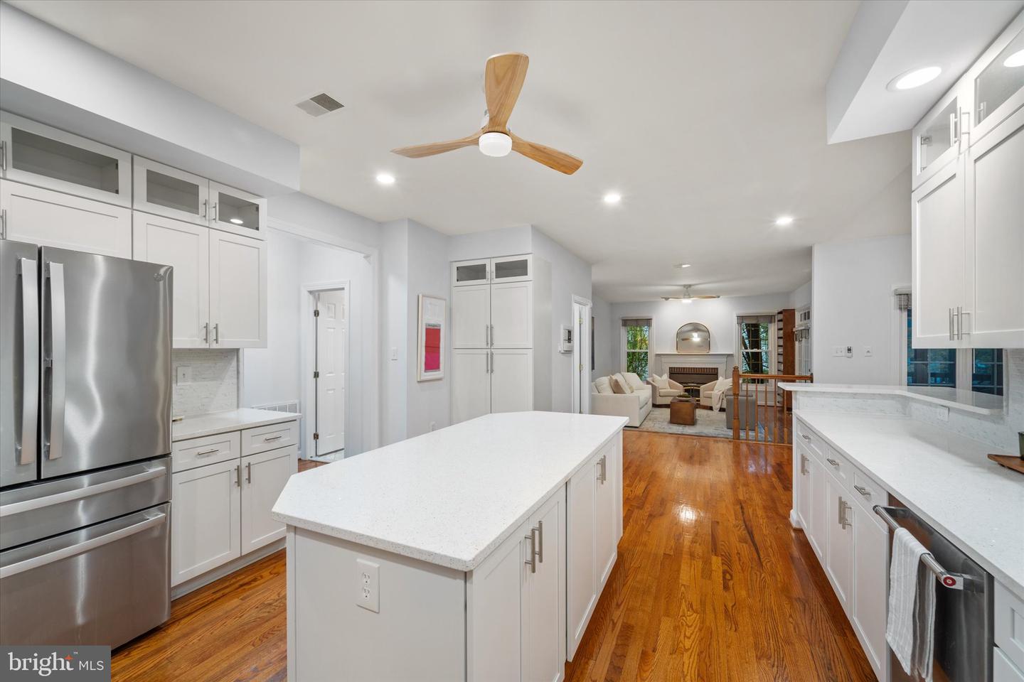 5495 ROCKPOINTE DR, CLIFTON, Virginia 20124, 6 Bedrooms Bedrooms, ,4 BathroomsBathrooms,Residential,For sale,5495 ROCKPOINTE DR,VAFX2276036 MLS # VAFX2276036