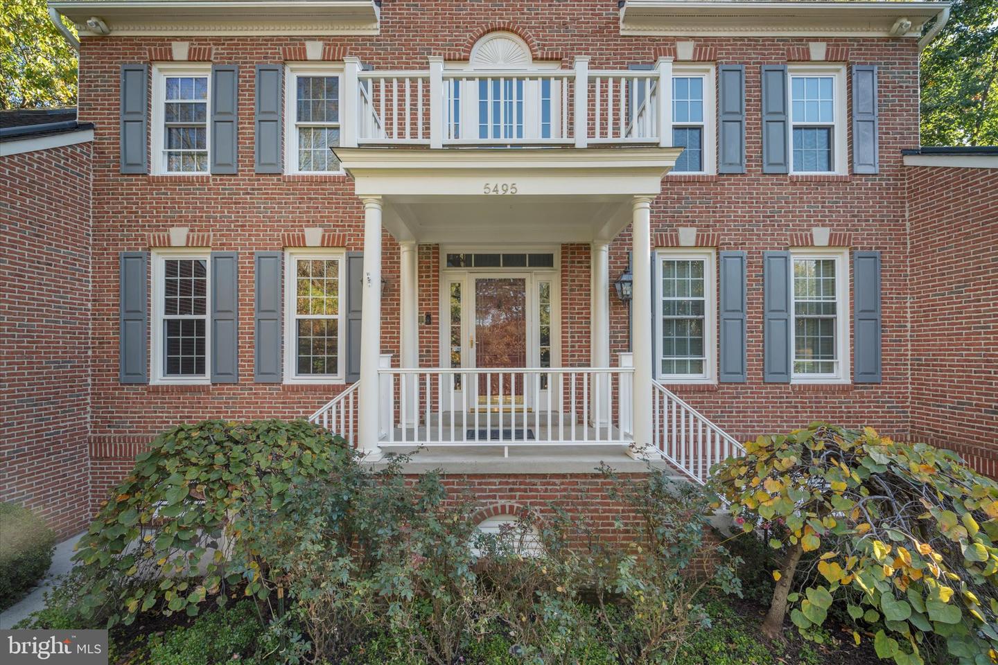 5495 ROCKPOINTE DR, CLIFTON, Virginia 20124, 6 Bedrooms Bedrooms, ,4 BathroomsBathrooms,Residential,For sale,5495 ROCKPOINTE DR,VAFX2276036 MLS # VAFX2276036