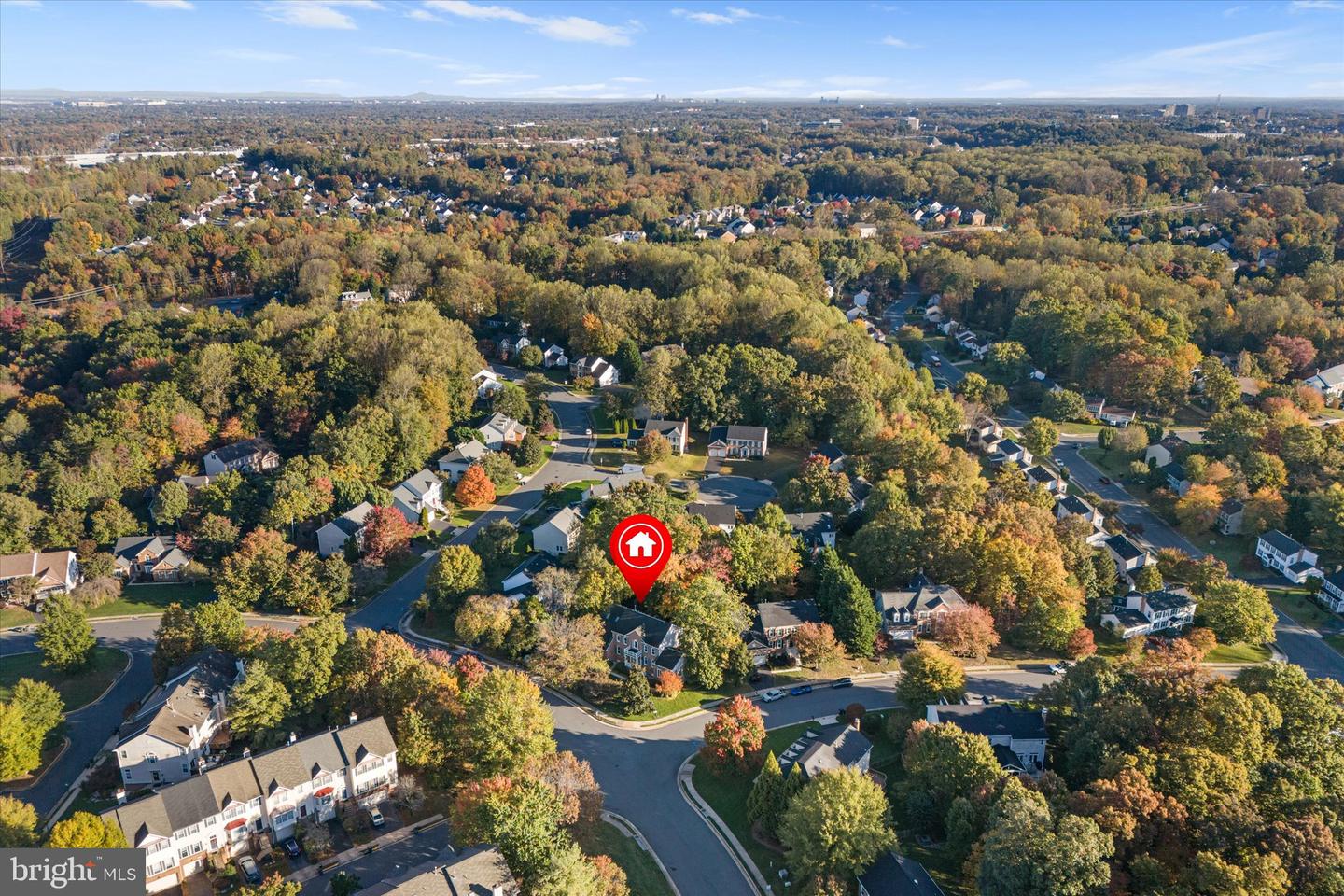 5495 ROCKPOINTE DR, CLIFTON, Virginia 20124, 6 Bedrooms Bedrooms, ,4 BathroomsBathrooms,Residential,For sale,5495 ROCKPOINTE DR,VAFX2276036 MLS # VAFX2276036