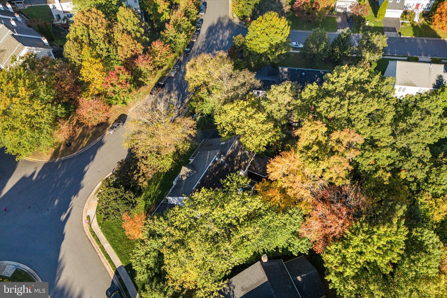 5495 ROCKPOINTE DR, CLIFTON, Virginia 20124, 6 Bedrooms Bedrooms, ,4 BathroomsBathrooms,Residential,For sale,5495 ROCKPOINTE DR,VAFX2276036 MLS # VAFX2276036