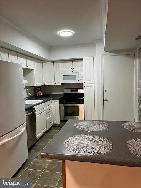 10123 FAIR WOODS DR, FAIRFAX, Virginia 22030, 3 Bedrooms Bedrooms, 8 Rooms Rooms,1 BathroomBathrooms,Residential,For sale,10123 FAIR WOODS DR,VAFC2007356 MLS # VAFC2007356 10123 FAIR WOODS DR, FAIRFAX, Virginia 22030, 3 Bedrooms Bedrooms, 8 Rooms Rooms,1 BathroomBathrooms,Residential,For sale,10123 FAIR WOODS DR,VAFC2007356 MLS # VAFC2007356