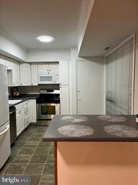 10123 FAIR WOODS DR, FAIRFAX, Virginia 22030, 3 Bedrooms Bedrooms, 8 Rooms Rooms,1 BathroomBathrooms,Residential,For sale,10123 FAIR WOODS DR,VAFC2007356 MLS # VAFC2007356 10123 FAIR WOODS DR, FAIRFAX, Virginia 22030, 3 Bedrooms Bedrooms, 8 Rooms Rooms,1 BathroomBathrooms,Residential,For sale,10123 FAIR WOODS DR,VAFC2007356 MLS # VAFC2007356