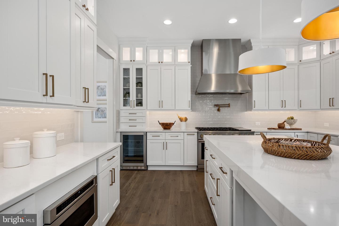 8650 MCHENRY ST, VIENNA, Virginia 22180, 5 Bedrooms Bedrooms, ,5 BathroomsBathrooms,Residential,For sale,8650 MCHENRY ST,VAFX2278078 MLS # VAFX2278078