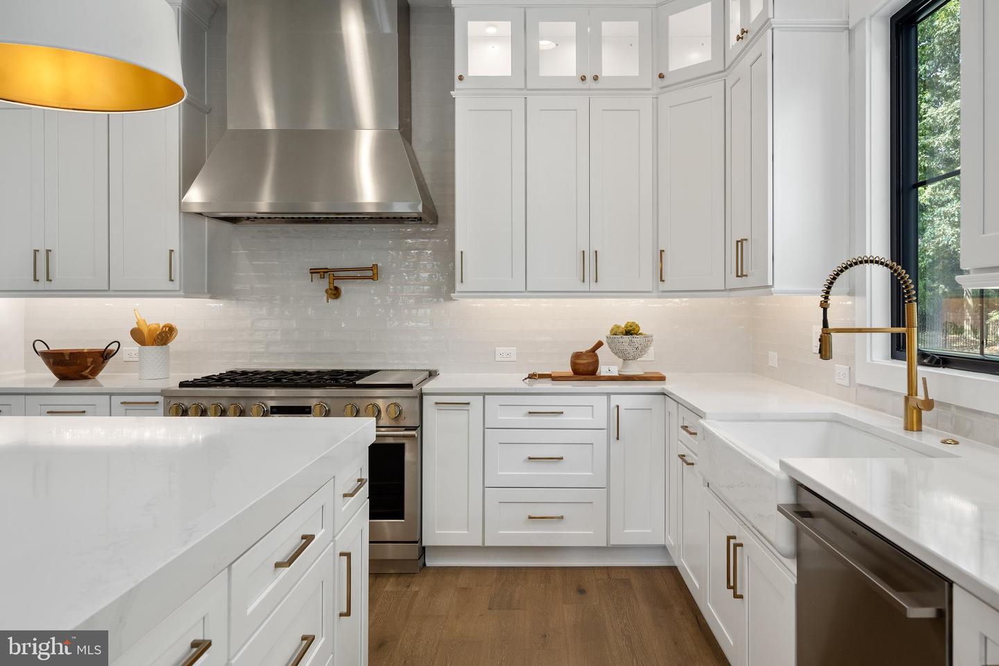 8650 MCHENRY ST, VIENNA, Virginia 22180, 5 Bedrooms Bedrooms, ,5 BathroomsBathrooms,Residential,For sale,8650 MCHENRY ST,VAFX2278078 MLS # VAFX2278078