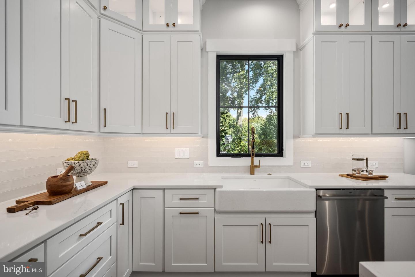 8650 MCHENRY ST, VIENNA, Virginia 22180, 5 Bedrooms Bedrooms, ,5 BathroomsBathrooms,Residential,For sale,8650 MCHENRY ST,VAFX2278078 MLS # VAFX2278078