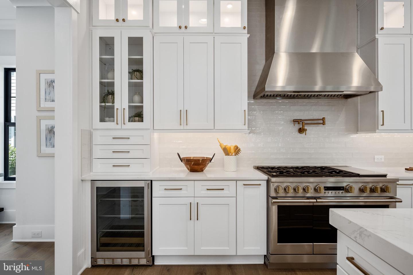 8650 MCHENRY ST, VIENNA, Virginia 22180, 5 Bedrooms Bedrooms, ,5 BathroomsBathrooms,Residential,For sale,8650 MCHENRY ST,VAFX2278078 MLS # VAFX2278078