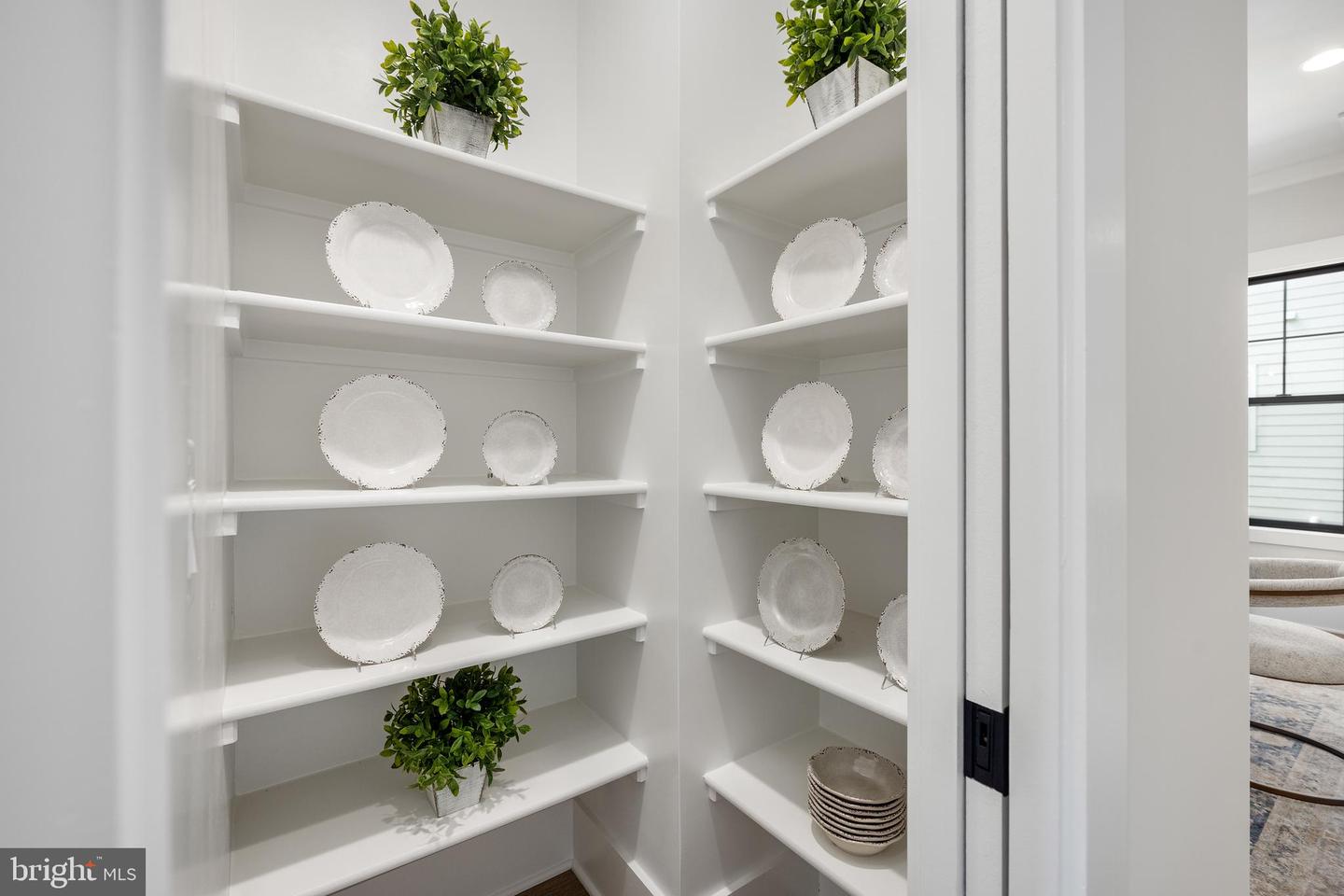 8650 MCHENRY ST, VIENNA, Virginia 22180, 5 Bedrooms Bedrooms, ,5 BathroomsBathrooms,Residential,For sale,8650 MCHENRY ST,VAFX2278078 MLS # VAFX2278078