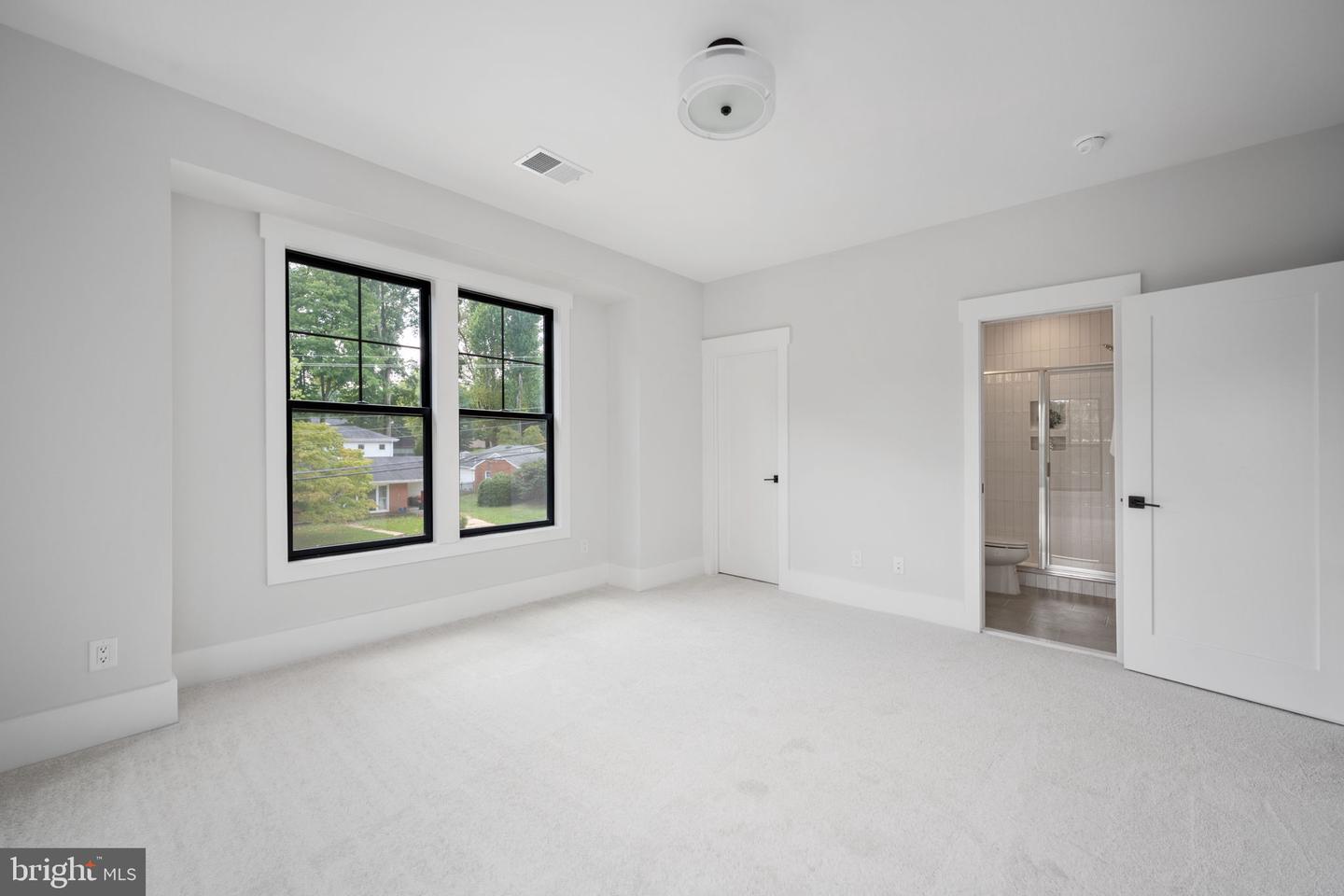 8650 MCHENRY ST, VIENNA, Virginia 22180, 5 Bedrooms Bedrooms, ,5 BathroomsBathrooms,Residential,For sale,8650 MCHENRY ST,VAFX2278078 MLS # VAFX2278078