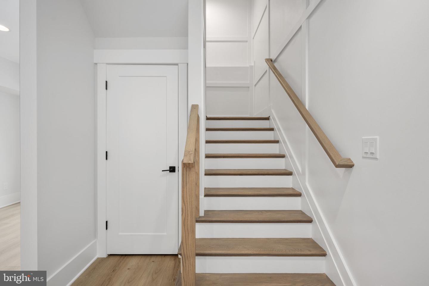 8650 MCHENRY ST, VIENNA, Virginia 22180, 5 Bedrooms Bedrooms, ,5 BathroomsBathrooms,Residential,For sale,8650 MCHENRY ST,VAFX2278078 MLS # VAFX2278078