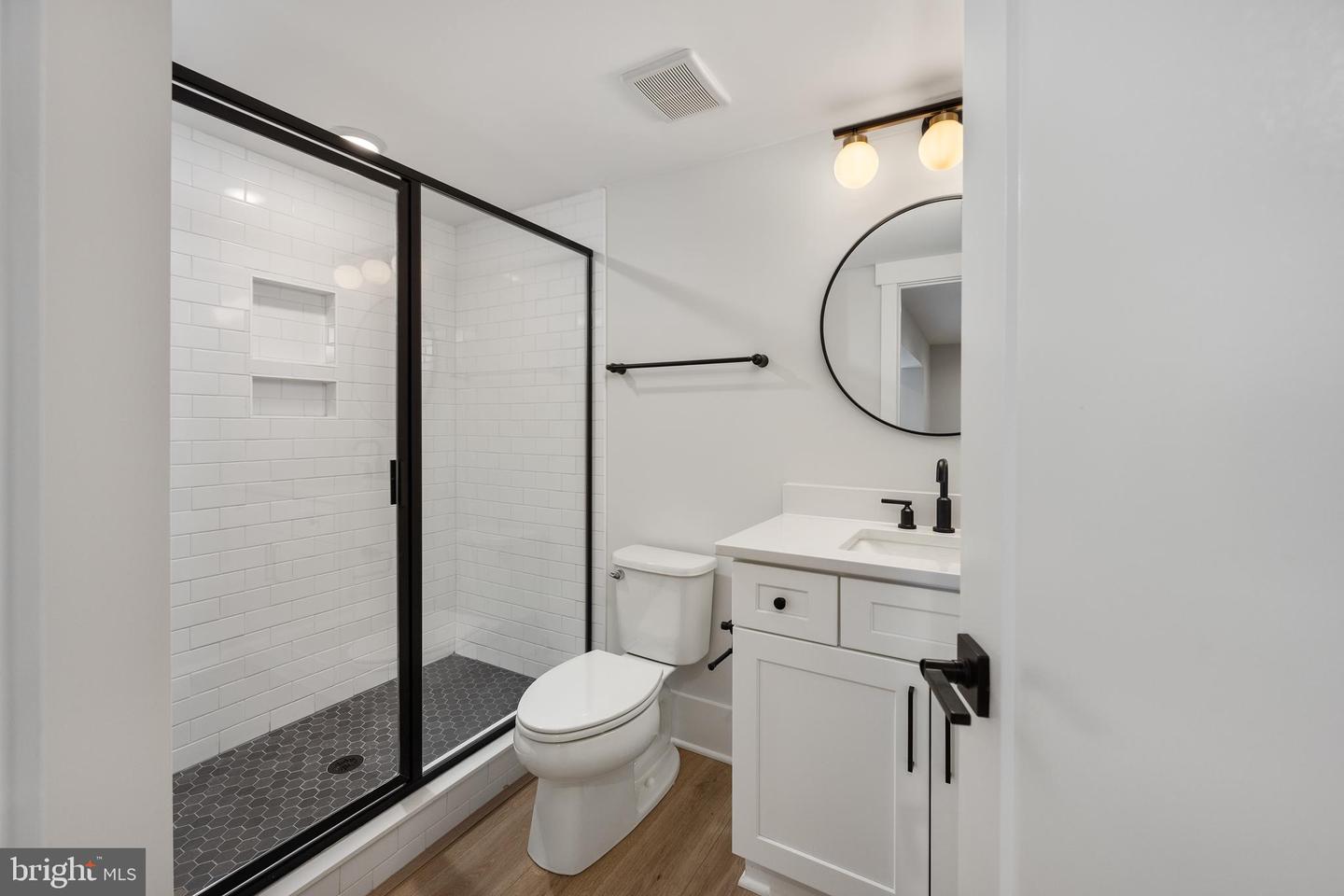 8650 MCHENRY ST, VIENNA, Virginia 22180, 5 Bedrooms Bedrooms, ,5 BathroomsBathrooms,Residential,For sale,8650 MCHENRY ST,VAFX2278078 MLS # VAFX2278078