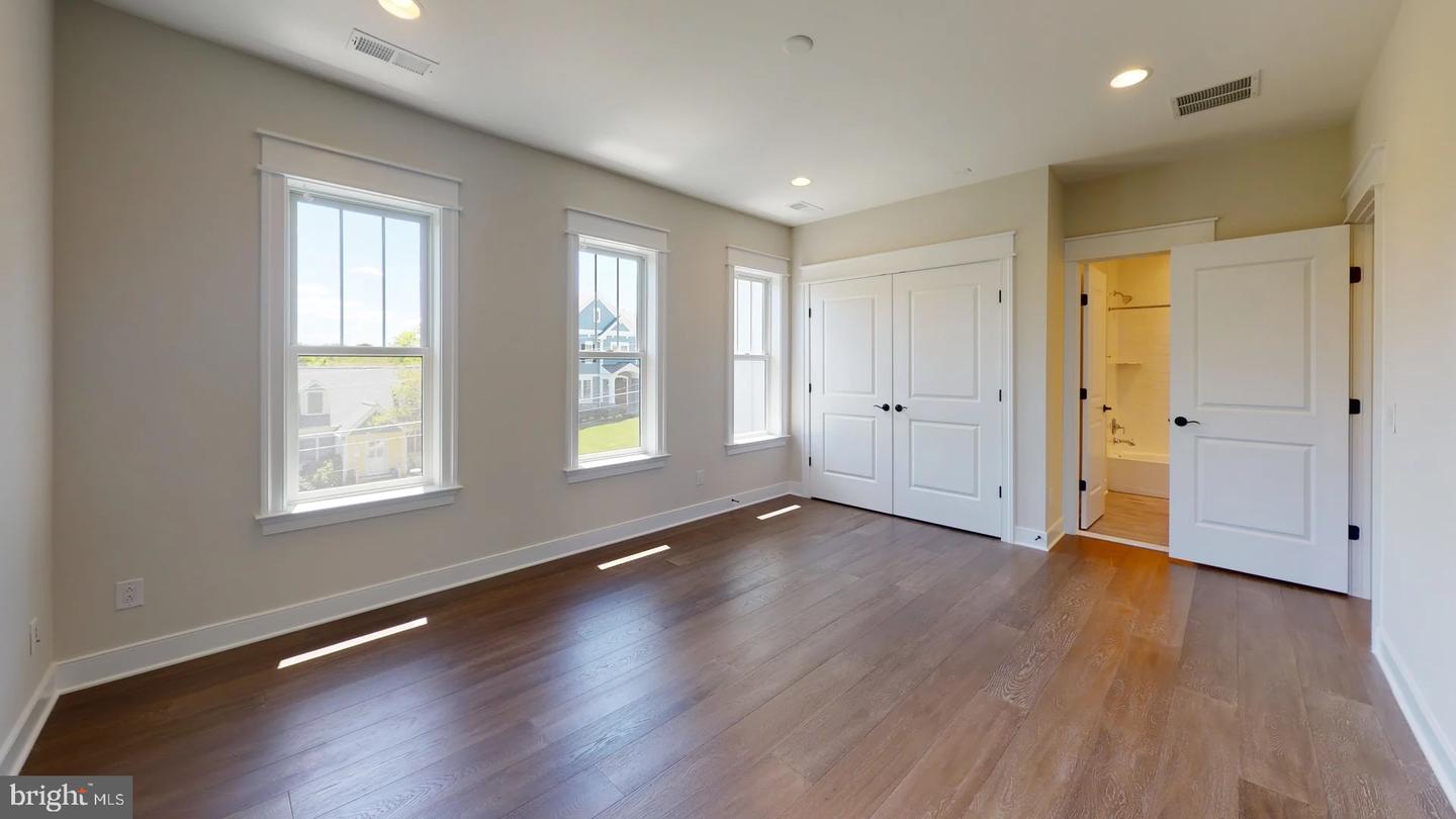 8650 MCHENRY ST, VIENNA, Virginia 22180, 5 Bedrooms Bedrooms, ,5 BathroomsBathrooms,Residential,For sale,8650 MCHENRY ST,VAFX2278078 MLS # VAFX2278078