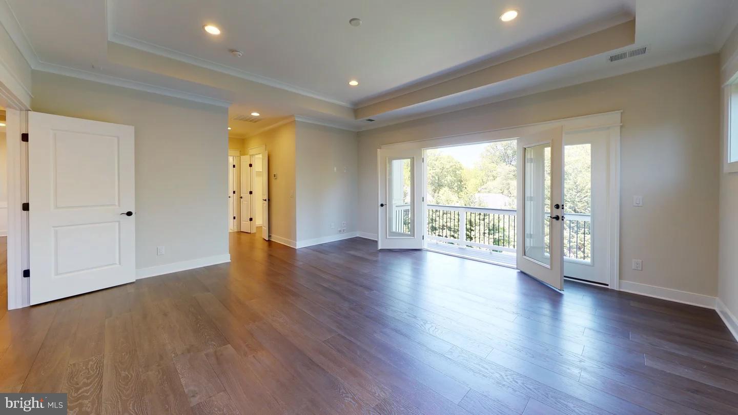 8650 MCHENRY ST, VIENNA, Virginia 22180, 5 Bedrooms Bedrooms, ,5 BathroomsBathrooms,Residential,For sale,8650 MCHENRY ST,VAFX2278078 MLS # VAFX2278078