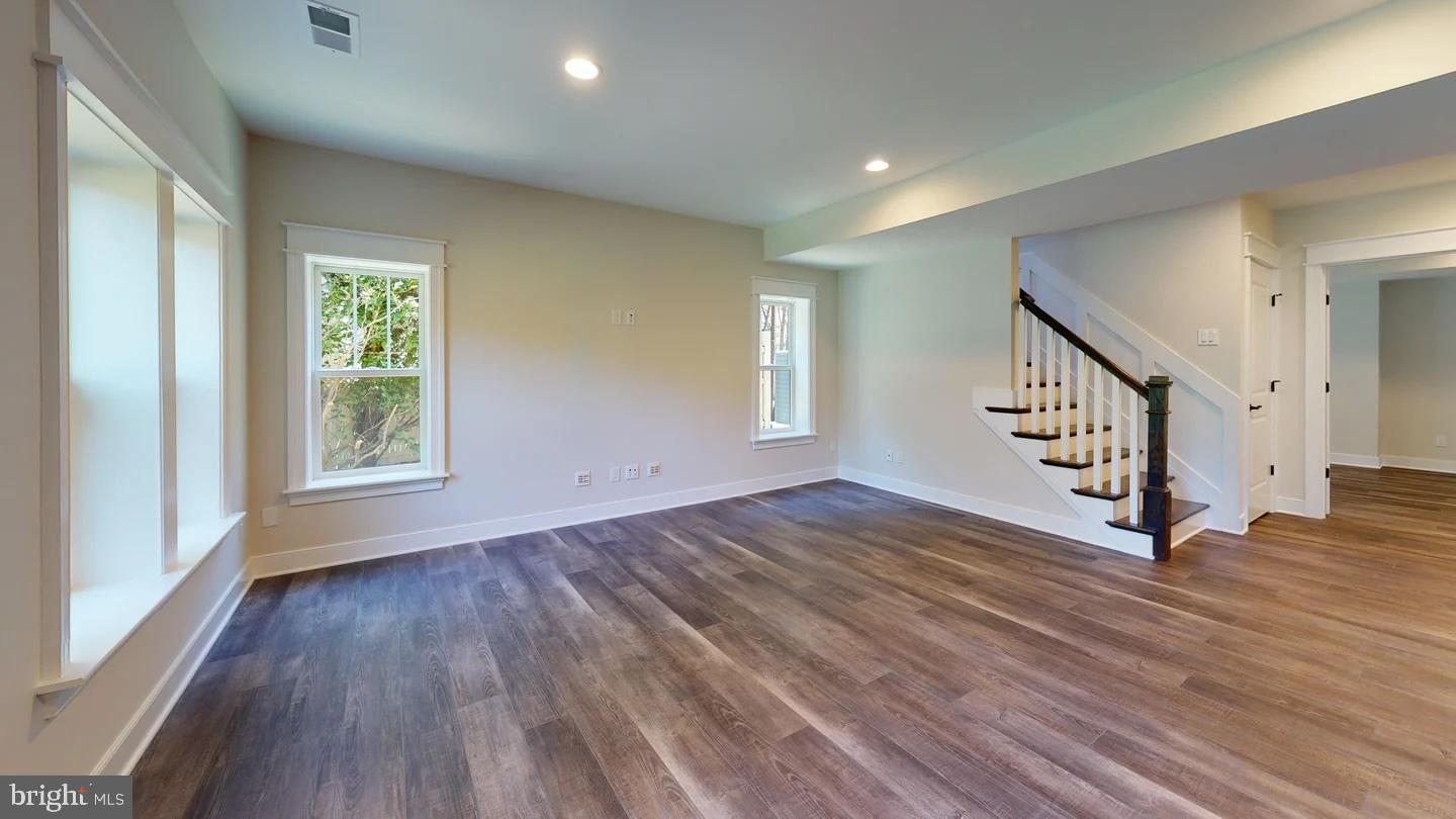 8650 MCHENRY ST, VIENNA, Virginia 22180, 5 Bedrooms Bedrooms, ,5 BathroomsBathrooms,Residential,For sale,8650 MCHENRY ST,VAFX2278078 MLS # VAFX2278078