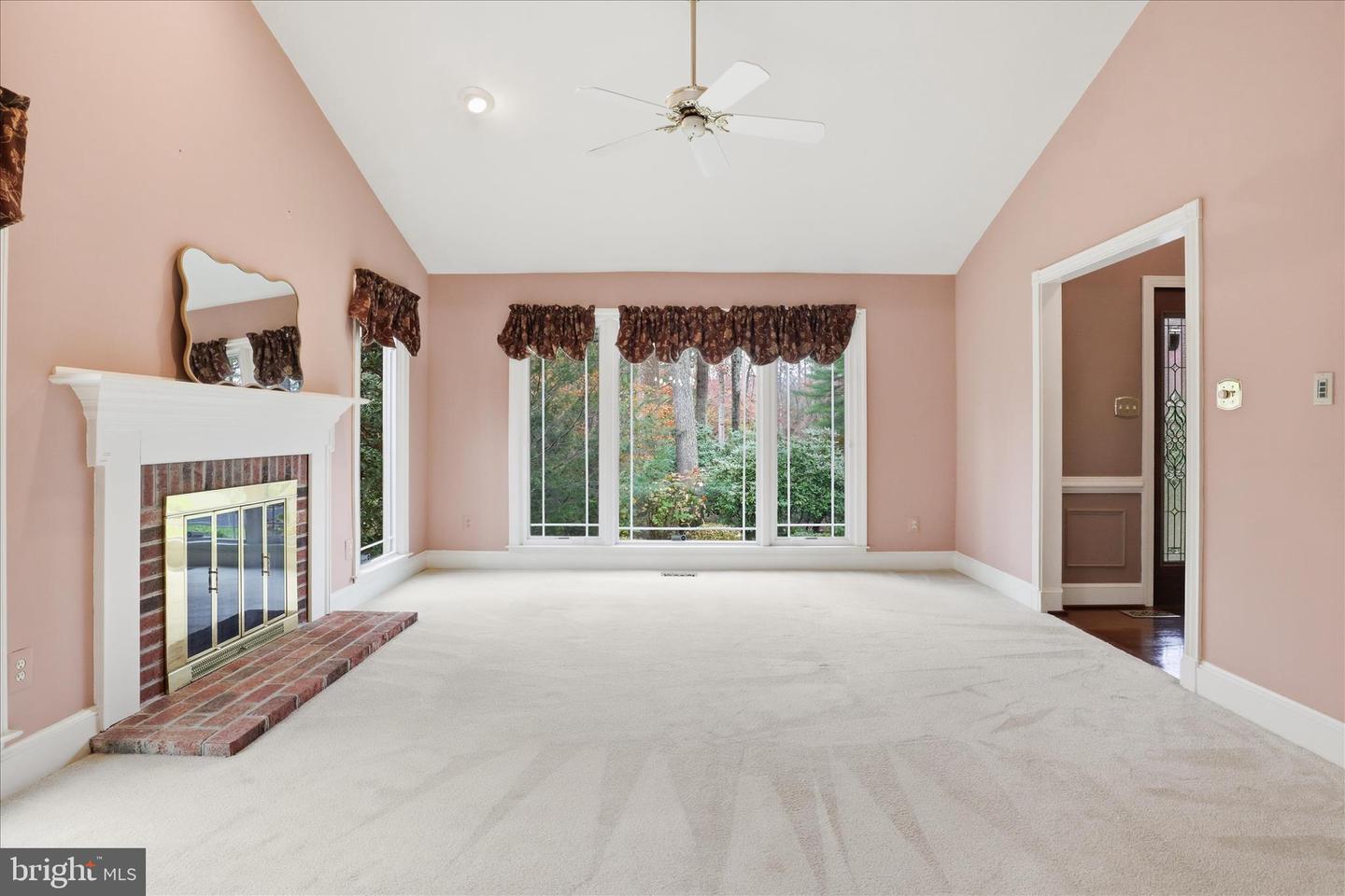 6809 SPOUT LN, FAIRFAX STATION, Virginia 22039, 4 Bedrooms Bedrooms, ,3 BathroomsBathrooms,Residential,For sale,6809 SPOUT LN,VAFX2278126 MLS # VAFX2278126 6809 SPOUT LN, FAIRFAX STATION, Virginia 22039, 4 Bedrooms Bedrooms, ,3 BathroomsBathrooms,Residential,For sale,6809 SPOUT LN,VAFX2278126 MLS # VAFX2278126